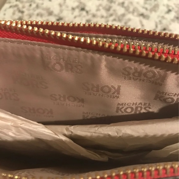 Michael Kors Crossbody Karla - Picture 4 of 5